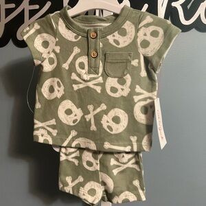 Cat & Jack Green Skull & Crossbones Baby 2piece Short Set NWT Newborn